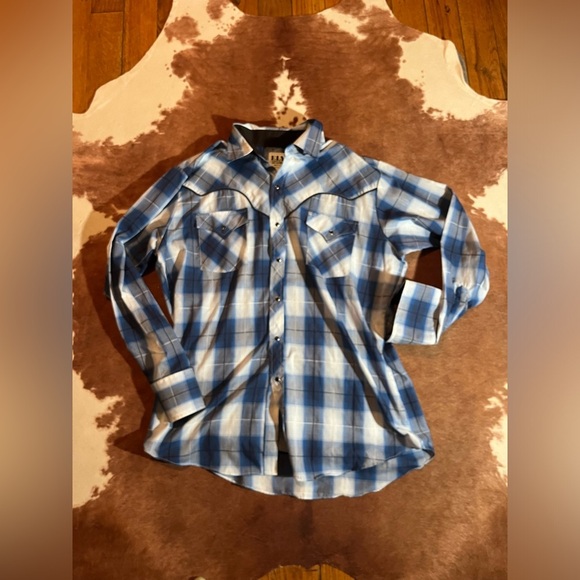 Ely Cattleman pearl snap button down 
size large
No flaws - Picture 1 of 4